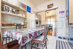 Appartamento Rialzato di Quattro Locali con Tavern