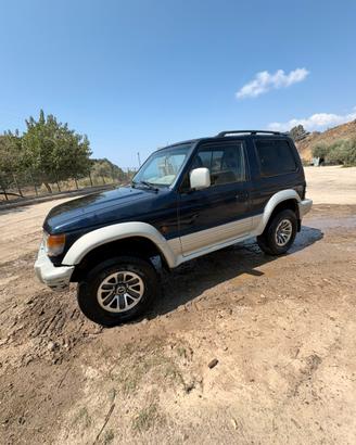 mitsubishi pajero