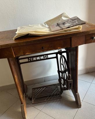Macchina da cucire Necchi