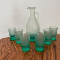 Bicchieri liquore con caraffa