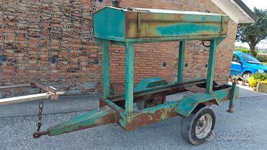 Carrello per motopompa