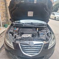 Auto magnifica 