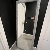 Specchio con cornice glitterata argento
