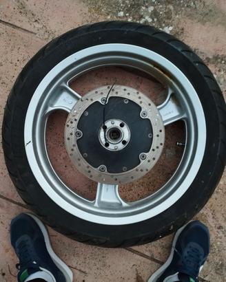 2 set completi di ruote per BMW r850r