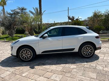 Porsche macan S 3000