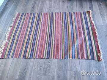 Tappeto multicolore da soggiorno