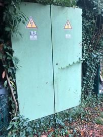 Armadio grande di ferro