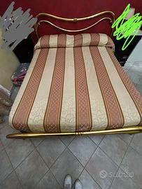 Armadio e testata letto ottone