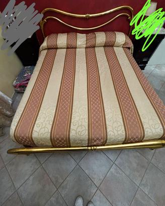 Armadio e testata letto ottone