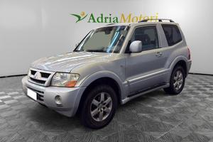 Mitsubishi Pajero 3.2 - 16V DI-D 3p. aut. Intense