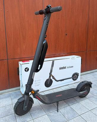 Monopattino Elettrico Segway Ninebot E45E
