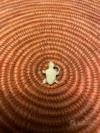 Ciondolo tartaruga in madreperla