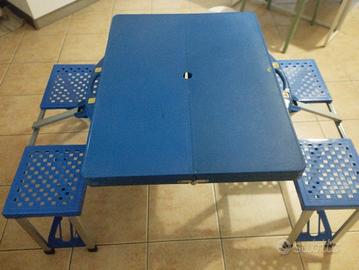 Tavolo pic-nic con sedie integrate pieghevole