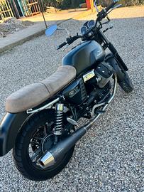 Moto Guzzi v7 stone