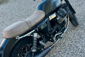 Moto Guzzi v7 stone
