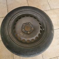 4 pneumatici con cerchi acciaio