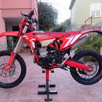 Moto enduro Beta 390RR 2024
