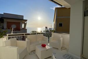 3 LOCALI A CASTELLABATE