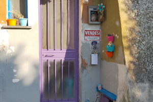 Magazzino completo con angolo cottura e bagno