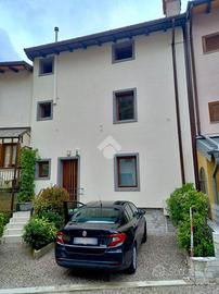 VILLA A SCHIERA A GEMONA DEL FRIULI