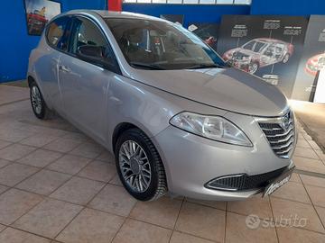 Lancia Ypsilon 1.2 69 CV 5 porte S&S Platinum