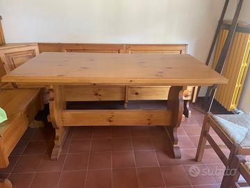 Tavolo legno massello con sedie