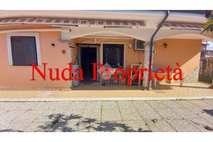 VILLA A SCHIERA A ARDEA