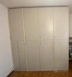 Armadio  capiente a soffitto