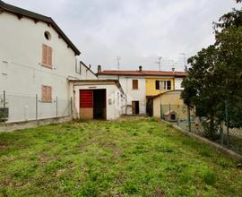 CASA DI CORTE A SAN MAURO PASCOLI