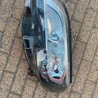 Faro anteriore sinistro Peugeot Traveller