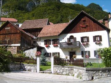 Un piccolo borgo antico nel cuore della Carnia