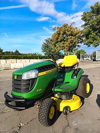 Trattorino tagliaerba John Deere X 125 Usato