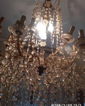 LAMPADARIO  IN SWAROVSKI - DA VERIFICARE IMPIANTO