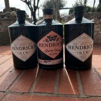 Bottiglie vuote di alcolici da decorare