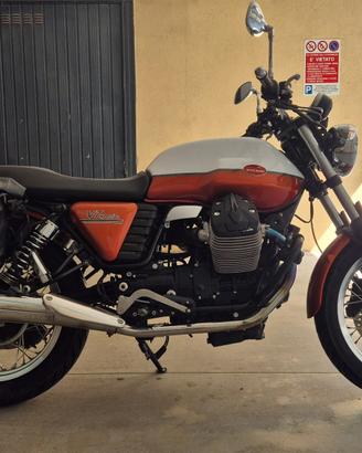 MOTO GUZZI V7 SPECIAL – immatr. 2015 – 29.000 km