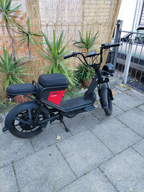 Scooter elettrico 50 benelli ezii