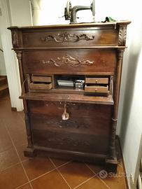 Secretaire - credenza in noce con ribalta