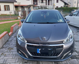 Peugeot 208 1.2 Signature