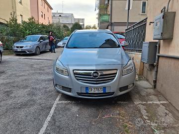 Titolo
Opel Insignia Sport Tourer 2.0 CDTI 160 CV 