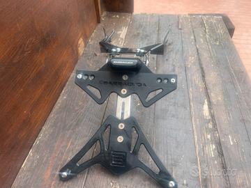Hornet 1000 porta targa/ tamponi paratelaio Barrac