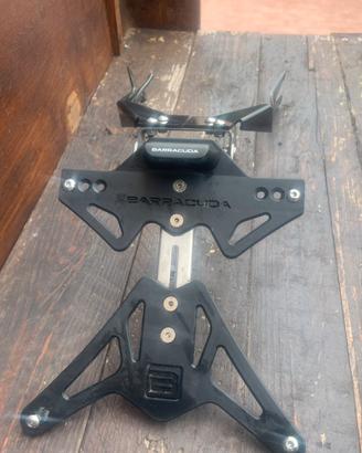 Hornet 1000 porta targa/ tamponi paratelaio Barrac