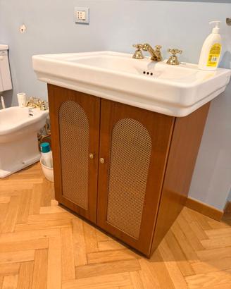 Arredo bagno vintage completo con vasca dorata