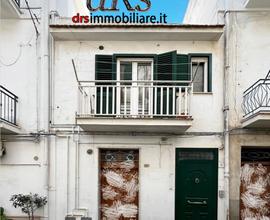 Pisticci. Casa con ingresso indipendente