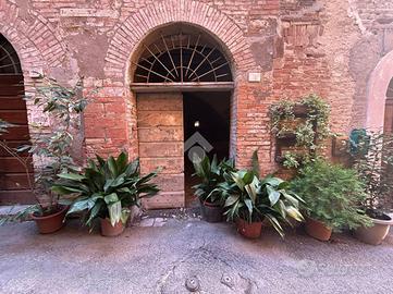 MONOLOCALE A PERUGIA