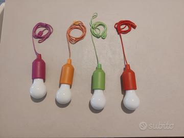 4 lampadine LED a batteria 