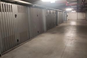 Pressi stazione garage