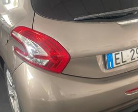 Peugeot 208 - 2012