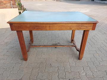 Tavolo vintage in legno e formica