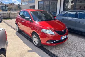 Lancia Ypsilon 0.9 TwinAir 85 CV 5 porte Metano Ec