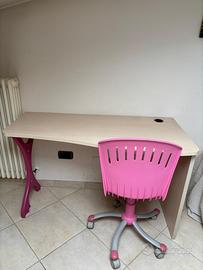 Scrivania, sedia, cubo ‘Moretti Compact’